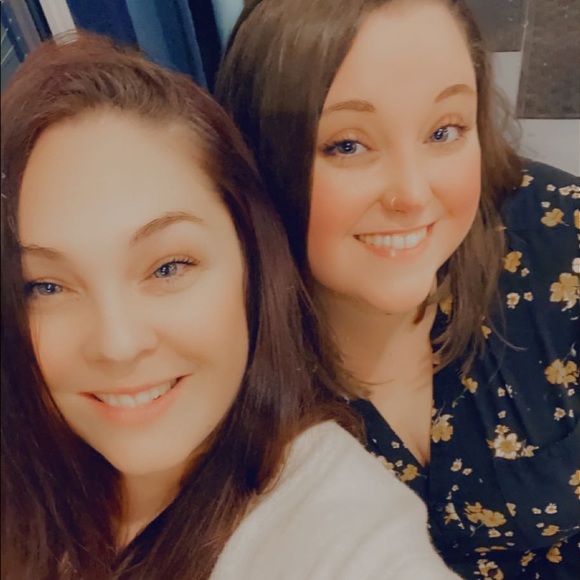 Meet Your Posh Ambassador!! - Picture 3 of 3